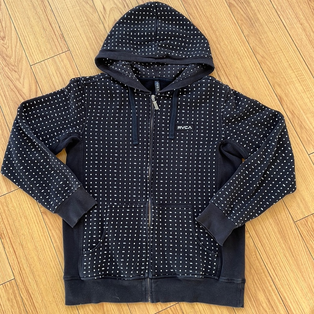 RVCA Men’s zip up hoodie in size medium